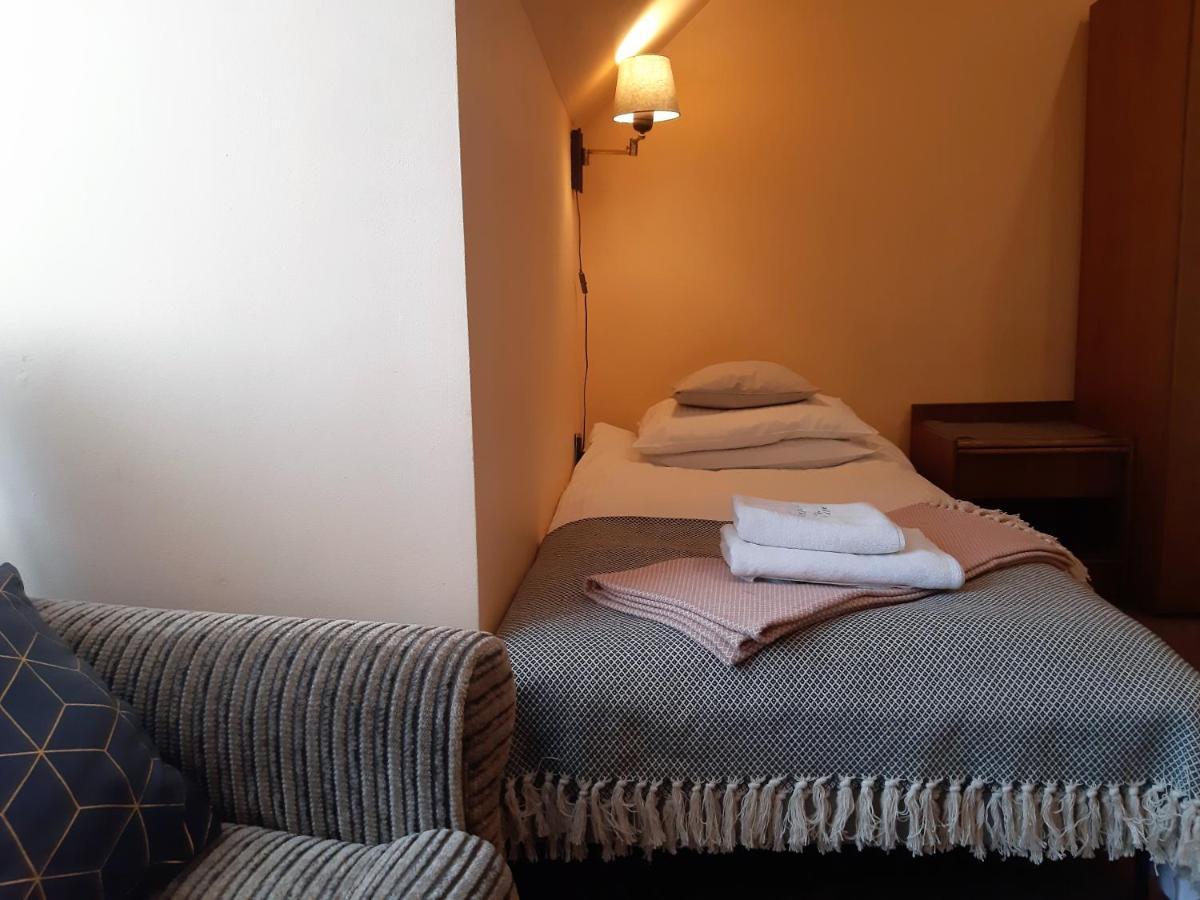 Economy Quadruple Room Private External Bathroom